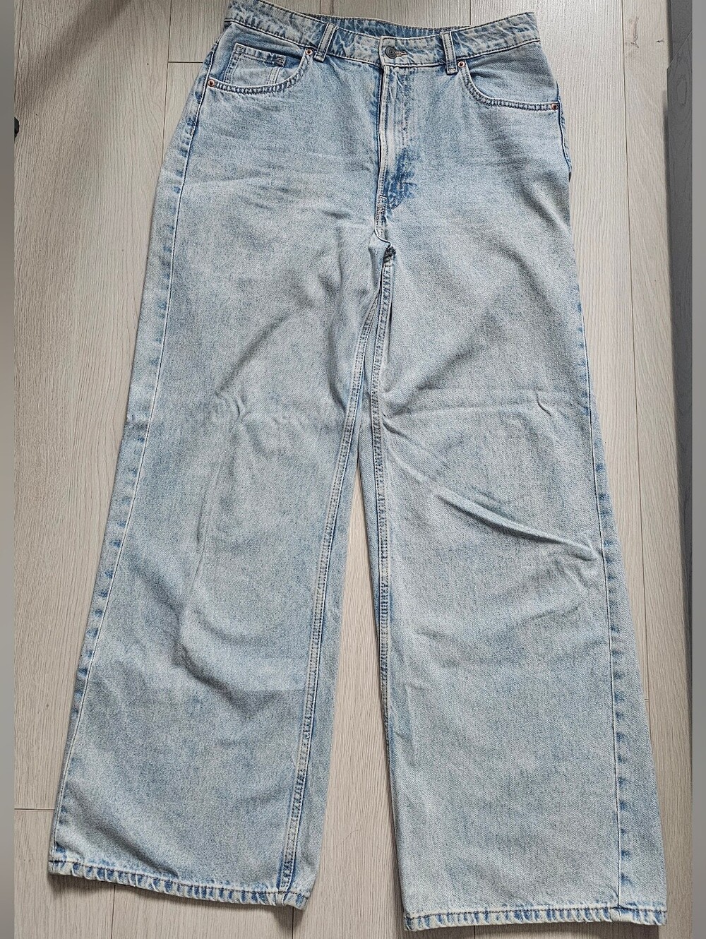 Light Wash Wide Leg Women’s Jeans